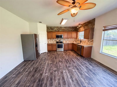 206 Almquist St — photo 2
