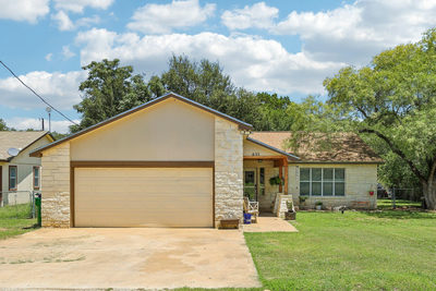 611 Magnolia Ln — photo 2