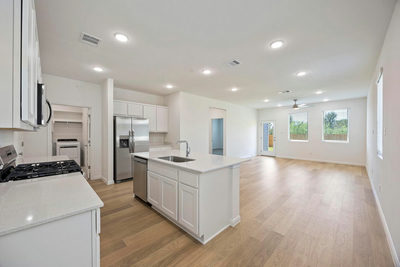 177 Hornet St — photo 4