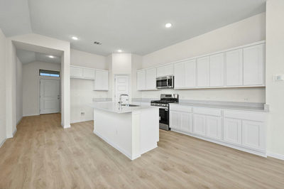 201 Hornet St — photo 5