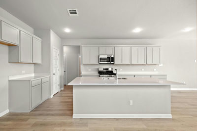 207 Hornet St — photo 4