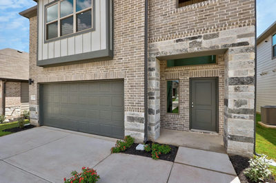 215 Hornet St — photo 4
