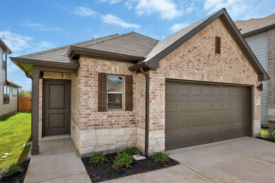 211 Hornet St — photo 3