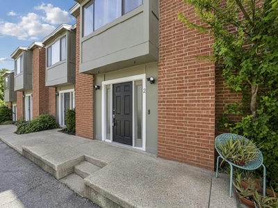 1221 W Hopkins St #2 — photo 2