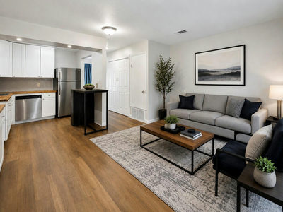 1221 W Hopkins St #2 — photo 3
