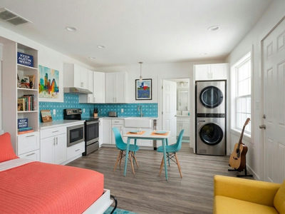 300 E Croslin St #121 — photo 2