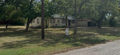 706 W Live Oak St — photo 4