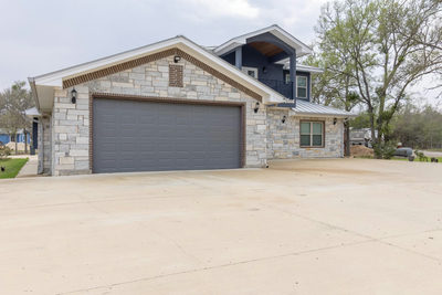 319 Lonesome Dove Dr — photo 3