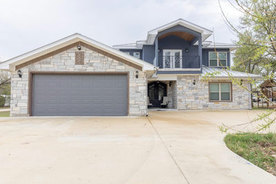 319 Lonesome Dove Dr — photo 2
