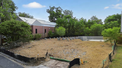 2602 Little John Ln — photo 2