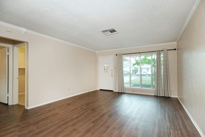 10419 Firethorn Ln — photo 4