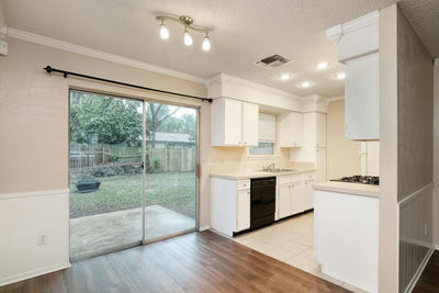 10419 Firethorn Ln — photo 3