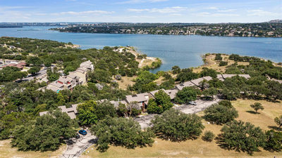 113 Comanche Pt — photo 2
