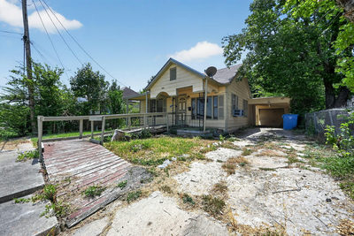 708 Booth St — photo 2