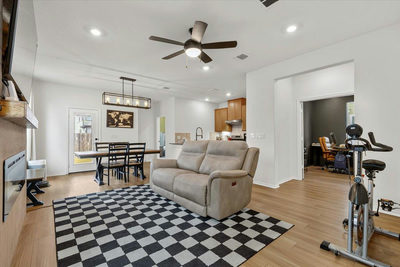 223 Pitkin Dr — photo 2