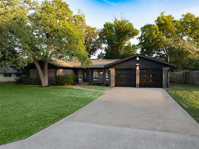 605 Meadowbrook Dr — photo 5