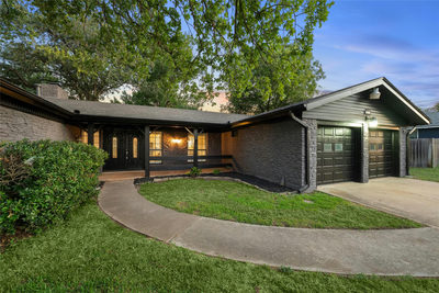 605 Meadowbrook Dr — photo 2