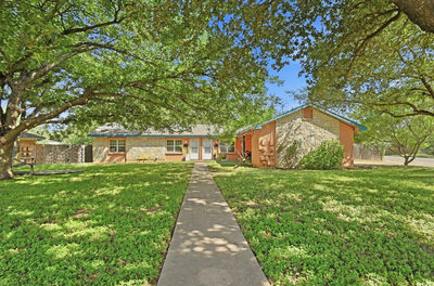 4910 Suburban Dr — photo 2