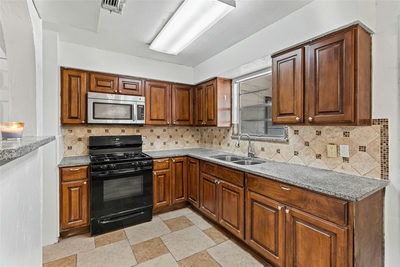 9104 Glenn Ln — photo 5