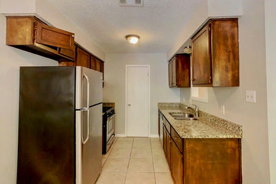 902 Cactus Dr — photo 4