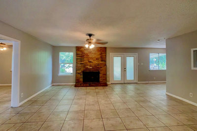 902 Cactus Dr — photo 2