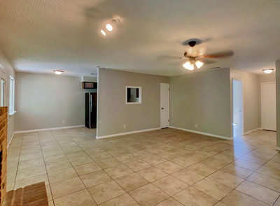 902 Cactus Dr — photo 3