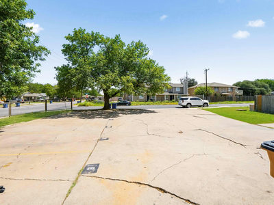8201 Riverstone Dr — photo 5
