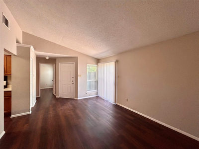 2112 Cedar Bend Dr — photo 3