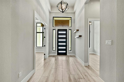 1121 Covered Bridge Dr — photo 2