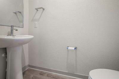 2100 Tucker Ln — photo 5