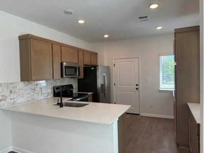 500 Gene Ray Ave — photo 5