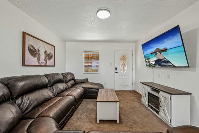 8104 Bronco Ln — photo 2