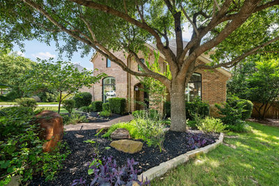 571 Aspen Dr — photo 2