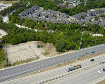2215 E Anderson Ln — photo 2