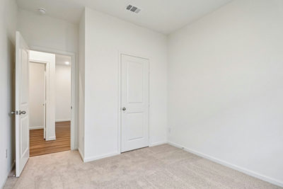 703 Lagoon Dr — photo 4