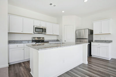 615 Lagoon Dr — photo 5