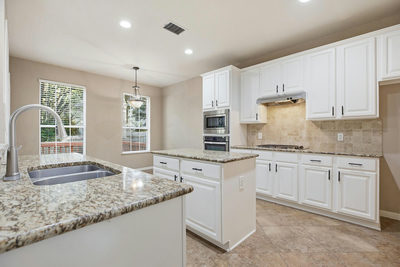 2021 Wood Glen Dr — photo 3