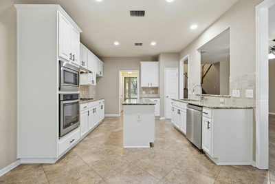 2021 Wood Glen Dr — photo 4