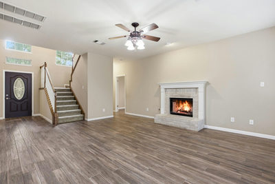 2021 Wood Glen Dr — photo 2