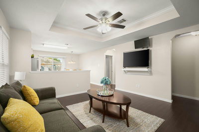 137 Hillhouse Ln — photo 3