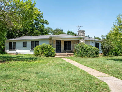 710 E Austin Ave — photo 2