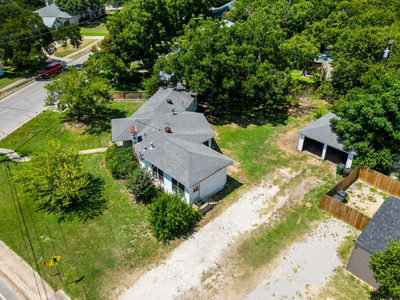 710 E Austin Ave — photo 3