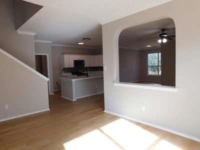 1411 Encino Dr — photo 2