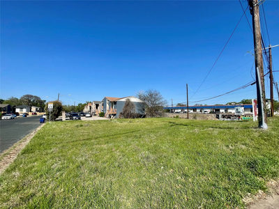 1700 W Stassney Ln — photo 2