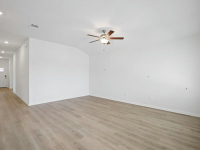 801 Universal Dr — photo 3