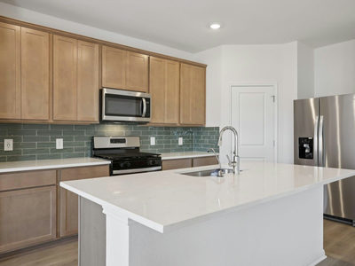 801 Universal Dr — photo 4