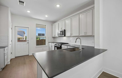 224 Groveland Dr — photo 4