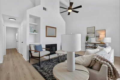 923 E 41st St #210 — photo 5