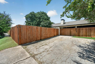 1628 Royal Hill Dr — photo 2
