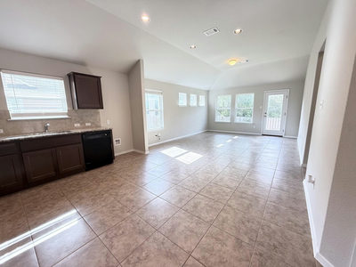 123 Saranac Dr — photo 2